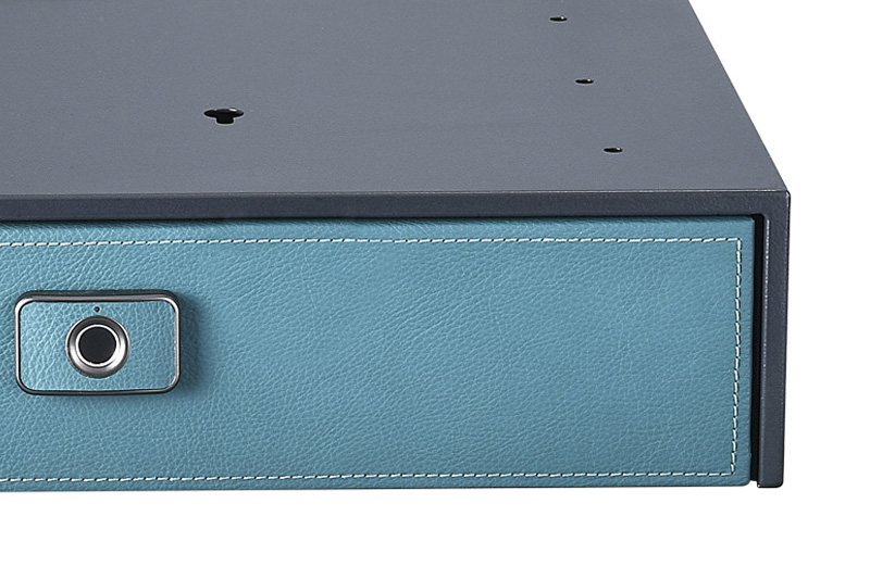 Top Lockable Drawer 9.105 Features