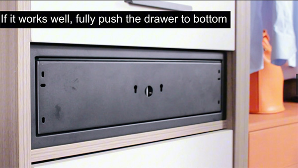 How to install D5 Series drawer safe